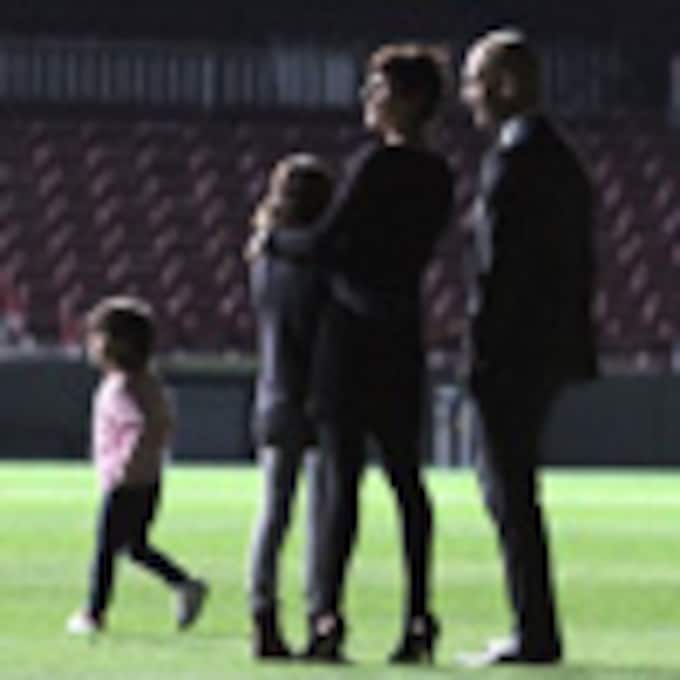 Pep Guardiola se despide del Camp Nou arropado por su mujer y sus hijos