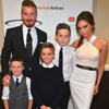 Victoria Beckham, 'escoltada' por sus chicos en una fiesta benéfica