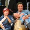 ¡Tarde de chicos! El clan Beckham se va al baloncesto