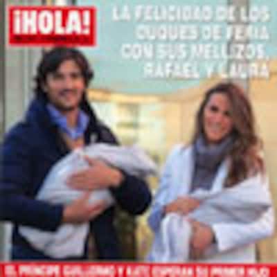 En ¡HOLA!: La felicidad de los Duques de Feria con sus mellizos, Rafael y Laura