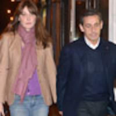 Una canción, una bicicleta, una web… Nicolás Sarkozy vive un inolvidable cumpleaños junto a Carla Bruni