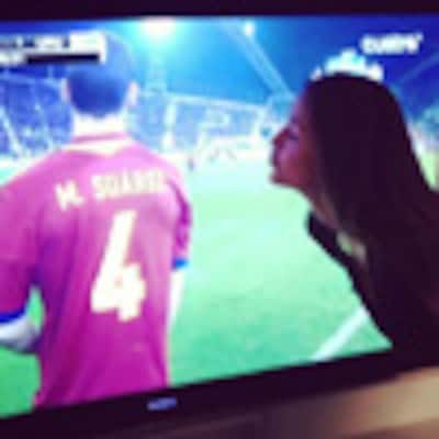 El beso 'televisivo' de Malena Costa a su chico, Mario Suárez