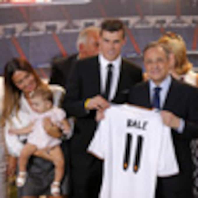 Gareth Bale se presenta como jugador del Real Madrid con el visto bueno de su numerosa familia 