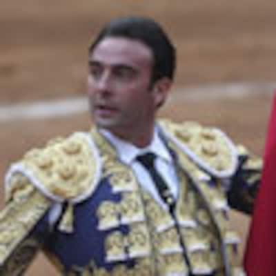 Enrique Ponce será intervenido en los próximos días de la clavícula, tras la cogida sufrida en Valencia