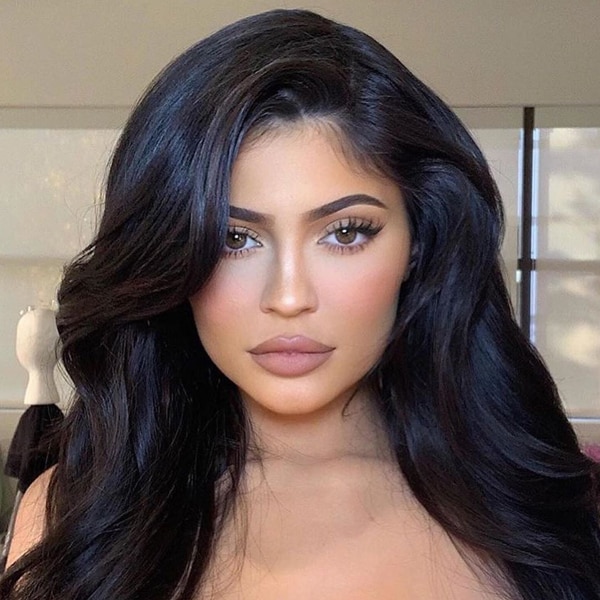 Según Kylie Jenner, solo necesitas este producto para conseguir el maquillaje natural de 2020