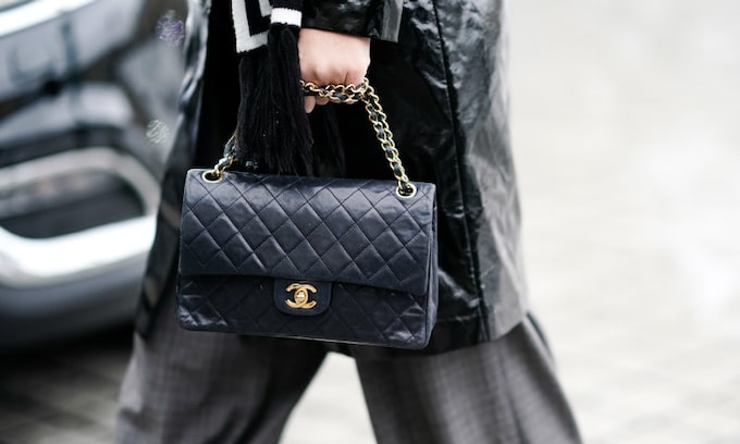 Las mil vidas del '2.55' o cómo Karl Lagerfeld actualizó el bolso más icónico de Chanel una y otra vez