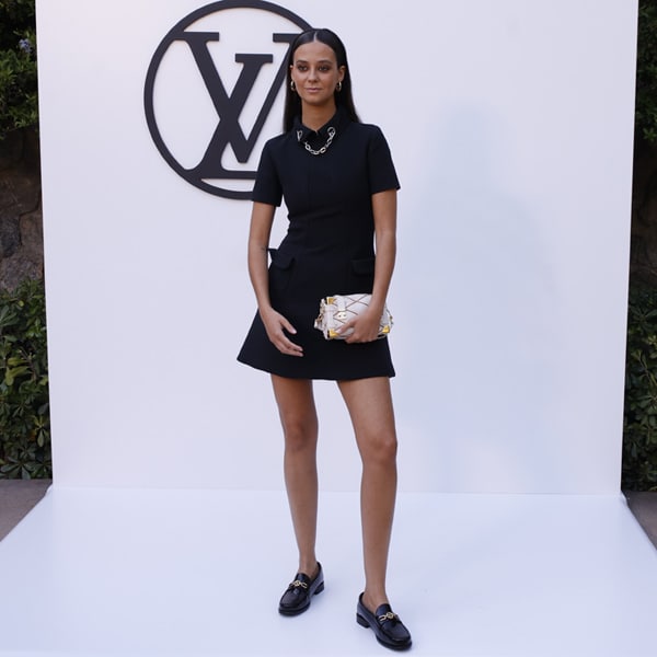 El perfecto look de invitada de Victoria de Marichalar con un minivestido y zapatos ultracómodos