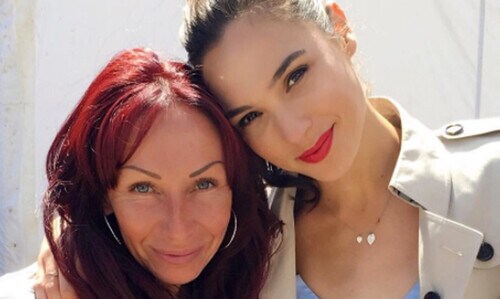 Gal Gadot's 'Wonder Woman' makeup is perfect for summer glam