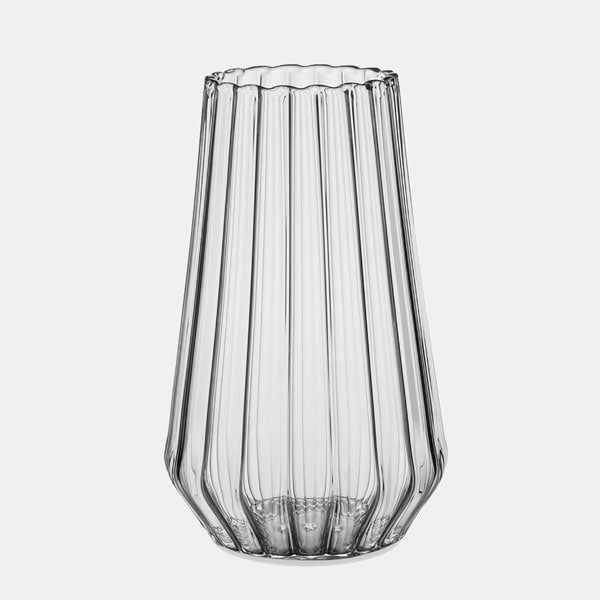 Jarrón de cristal con diseño geométrico