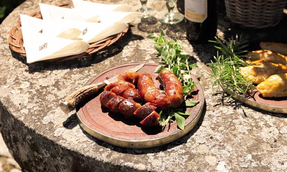 Aprende a preparar el asado argentino según la tradición de la familia Salazar-Simpson