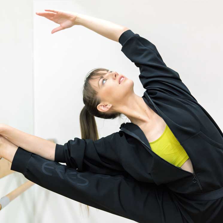 Julie Granger practicando Barre