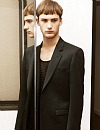 Así son las primeras prendas masculinas de Versace en versión 'low cost'