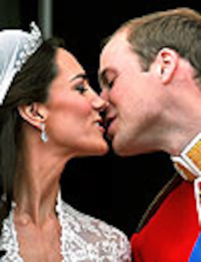 El beso entre Guillermo de Inglaterra y Catherine Middleton, el mejor del año