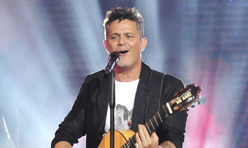 Alejandro Sanz saca su lado más tierno con su hijo Dylan sobre el escenario