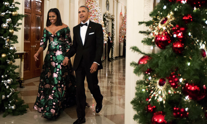 El curioso look navideño de Michelle Obama durante  la gala de los Kennedy Center Honors