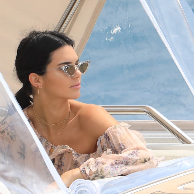 8 prendas que consiguen el perfecto look de playa de Kendall Jenner