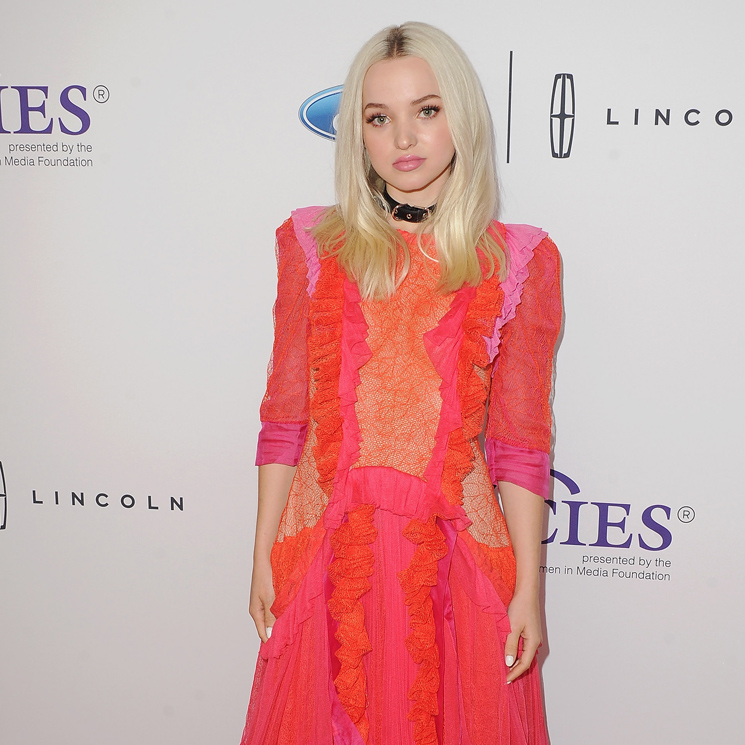 'Naked Dress': Dove Cameron y otras 'celebs' sacan su lado más atrevido sobre la 'red carpet'