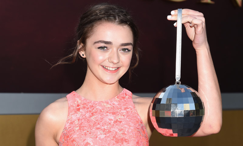 Maisie Williams tiene los 9 bolsos más 'cool' que hayas visto jamás, ¡garantizado!