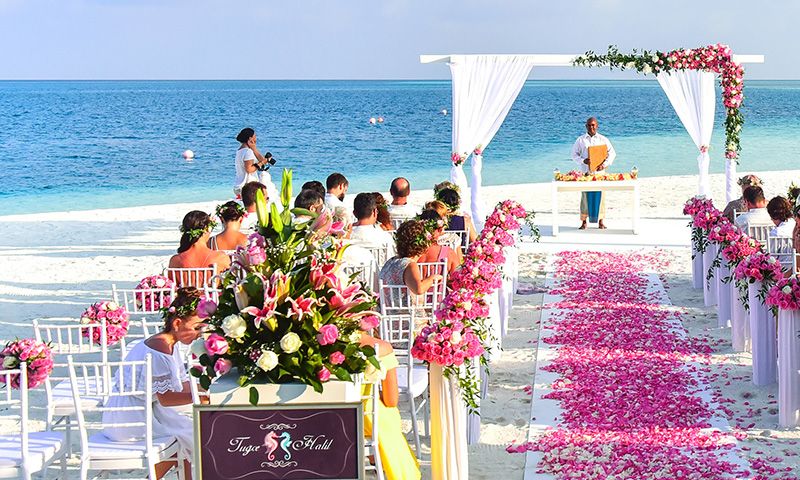 Vestidos ibicencos: El triunfo de la naturalidad en las bodas de verano