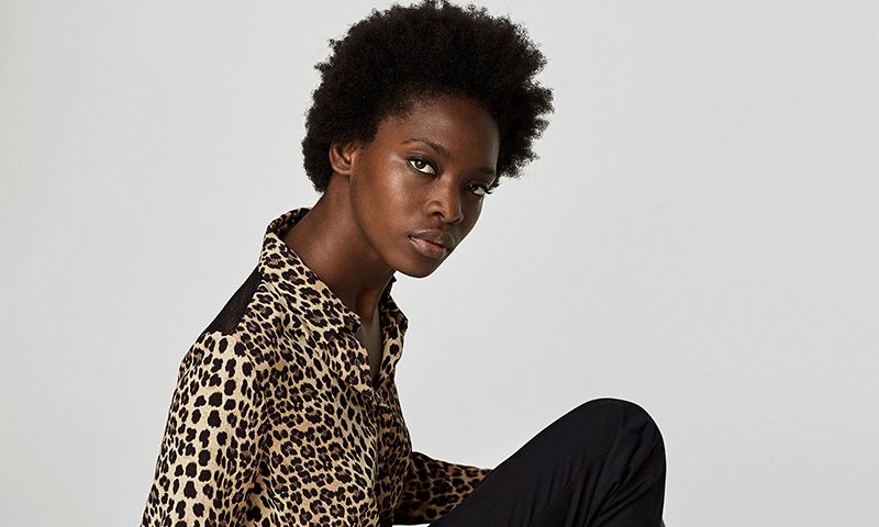 ¿Colores lisos? Zara prefiere vestir el otoño con camisas estampadas