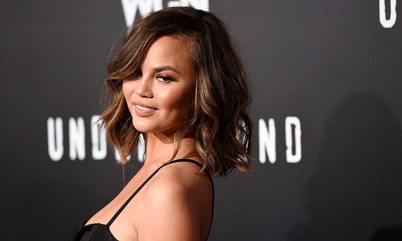 El 'look' más sexy de Chrissy Teigen en los días previos al otoño