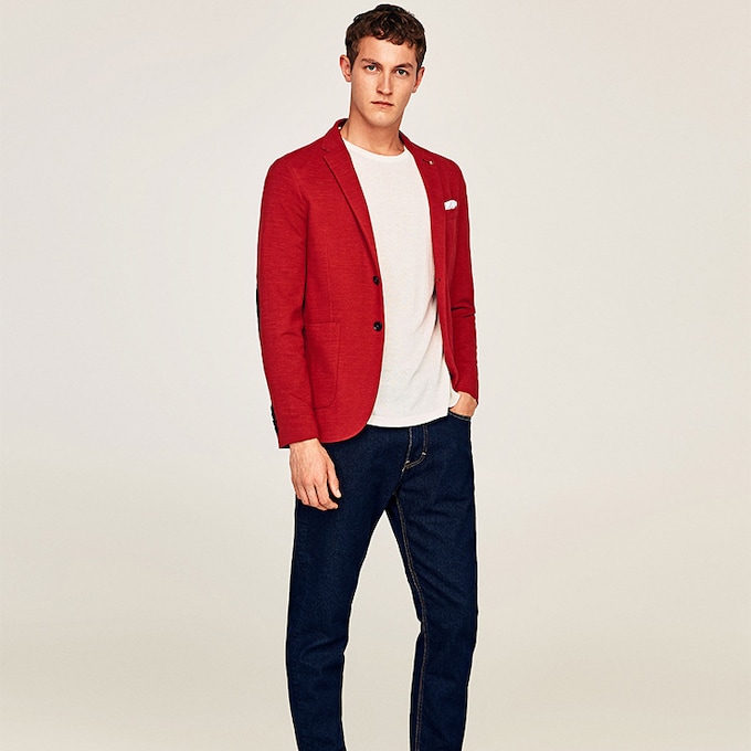 El rojo inunda la última colección de ropa masculina de Zara