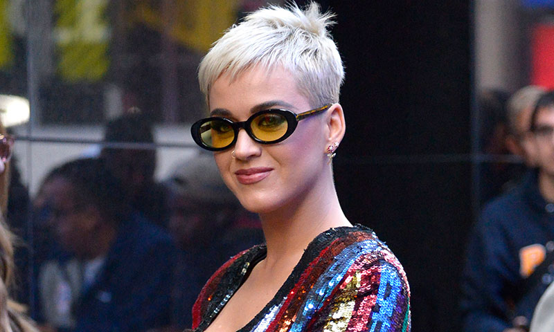 Glitter + rayas: Nicole Kidman, la reina Letizia y ahora ¡Katy Perry!