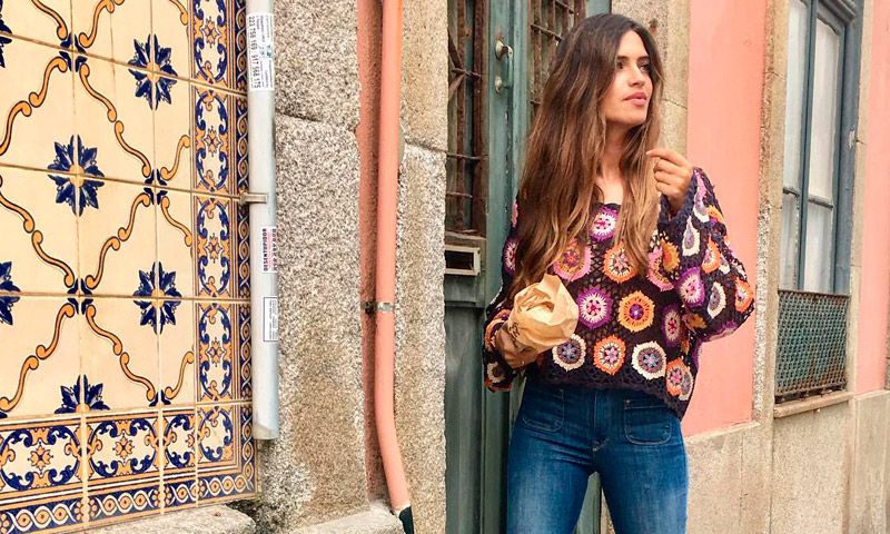 ¡Adiós 'slim fit'! Después de ver a Sara Carbonero querrás unos vaqueros 'bootcut'