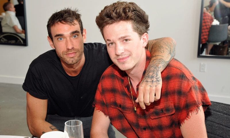 Charlie Puth tiene una debilidad (estilística) y no la puede negar, ¿sabes cuál es?