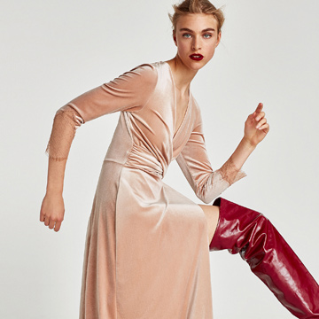 Vestidos Zara de terciopelo para 'looks' de suaves y versátiles Foto 1