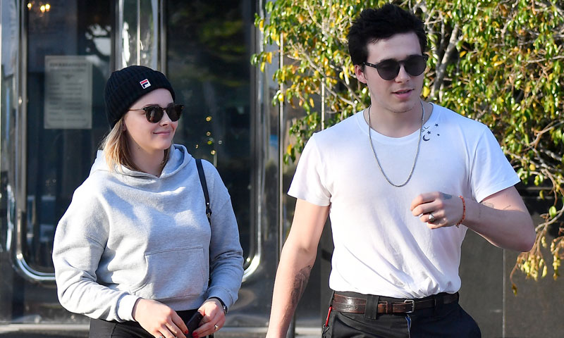 Chloe Moretz y Brooklyn Beckham anillos