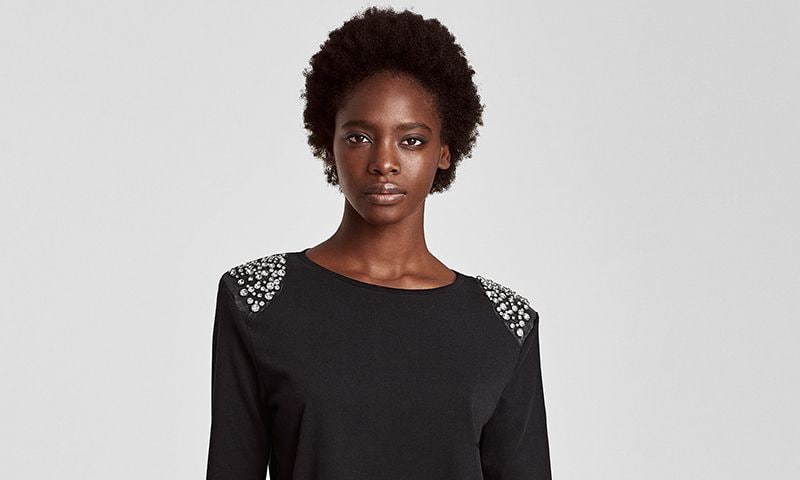 Brillarás (literalmente) con las camisetas ‘joya’ de Zara