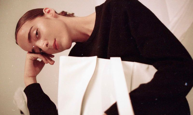 Diez bolsos minimalistas inimitables que incluir en tu lista de (auto)regalos