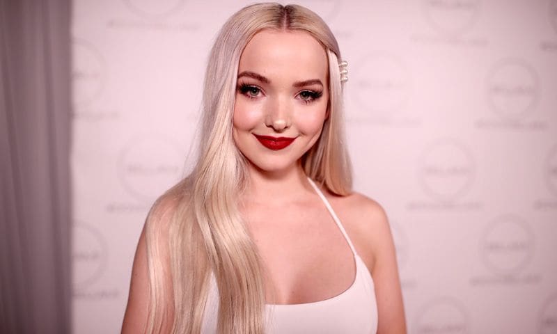 Dove Cameron nos desvela el color que arrasará estas fiestas