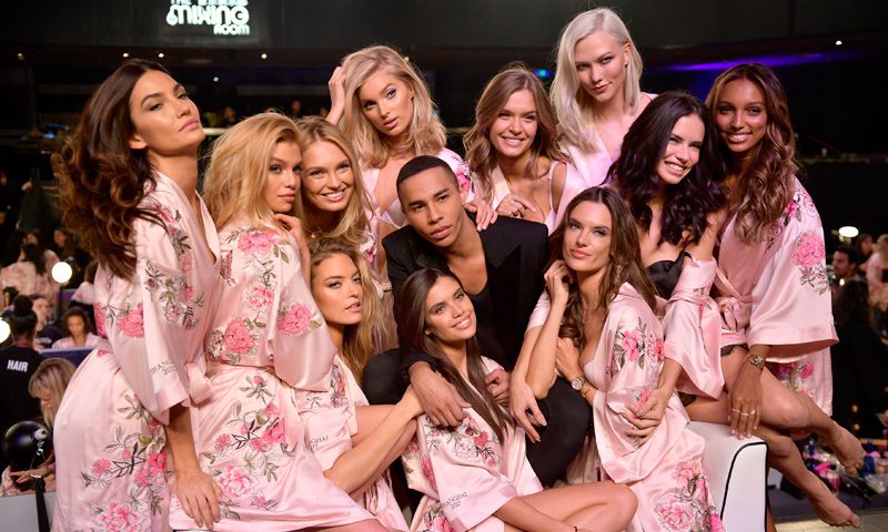 Los ángeles de Victoria's Secret brillaron más que nunca con la colección de 'aires punk' de Balmain