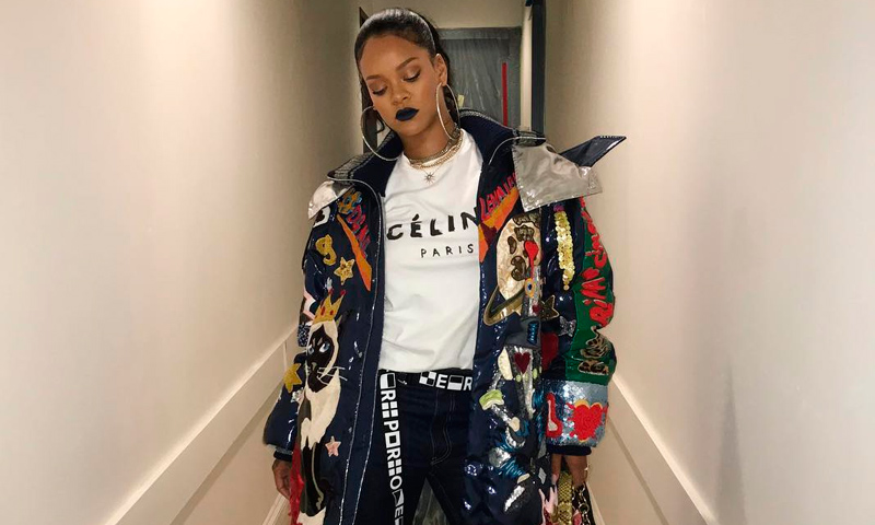 Rihanna abrigo arty