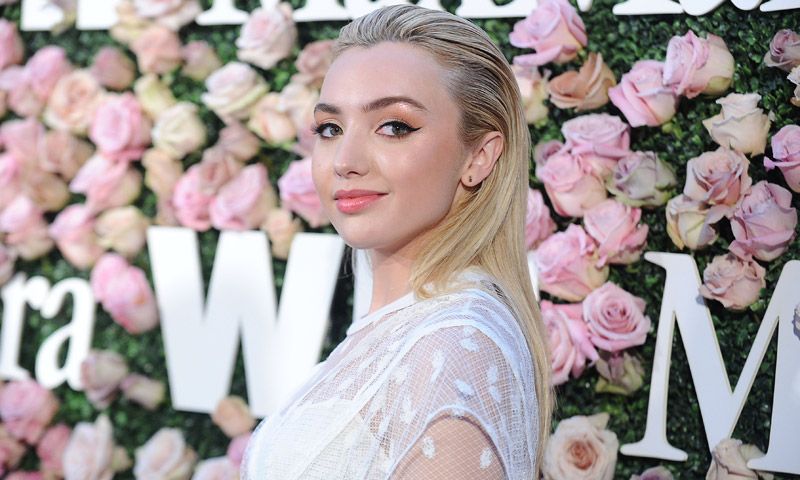 Confirmado: Peyton List tiene el 'look' de fiesta alternativo perfecto