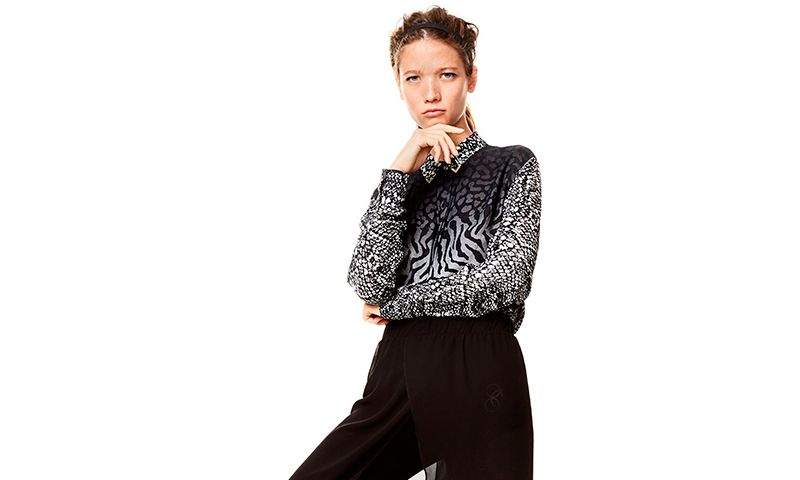 ¿Un toque deportivo para tu 'look'? Será algo más que eso con los 'leggins' de Desigual