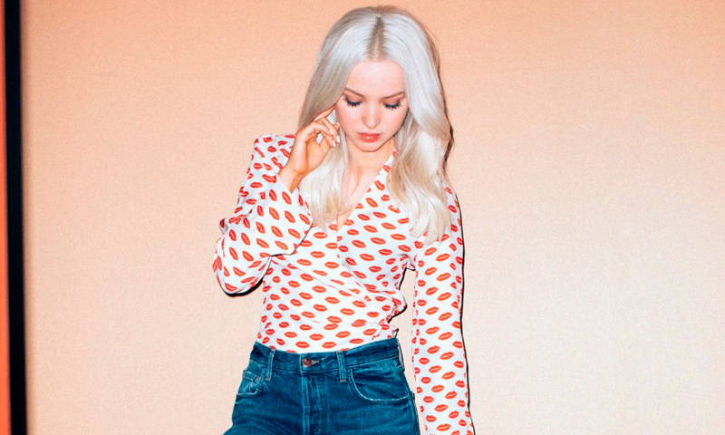 Dove Cameron se adelanta con la prenda que conquistará la próxima primavera