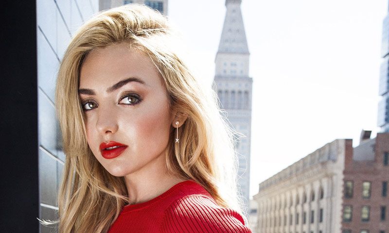 Si llevas el jersey de Peyton List te verás (mucho) más atractiva