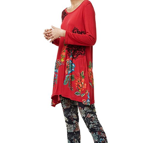 Las camisetas (rebajadas) de Desigual con las que captarás miradas este año  - Foto 1