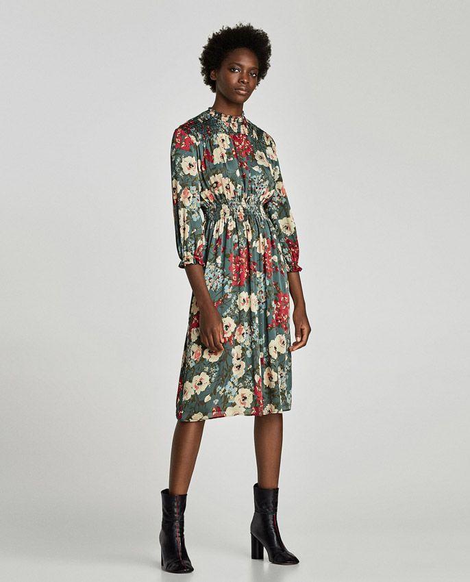 15 vestidos de Zara largos y rebajados de los que te enamorarás este verano