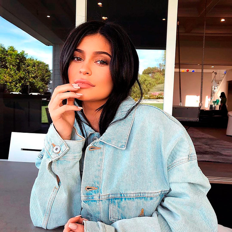 En este adorable 'look' de Kylie Jenner está la última prenda viral