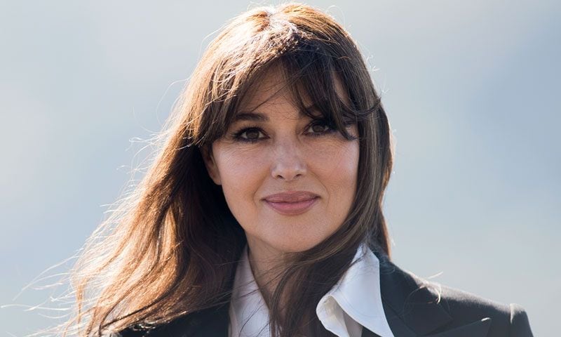 Monica Bellucci, la perfecta mujer de rojo en París
