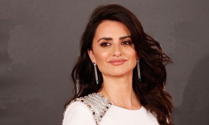 Penélope Cruz y Versace, un idilio 'fashion' por encima de polémicas