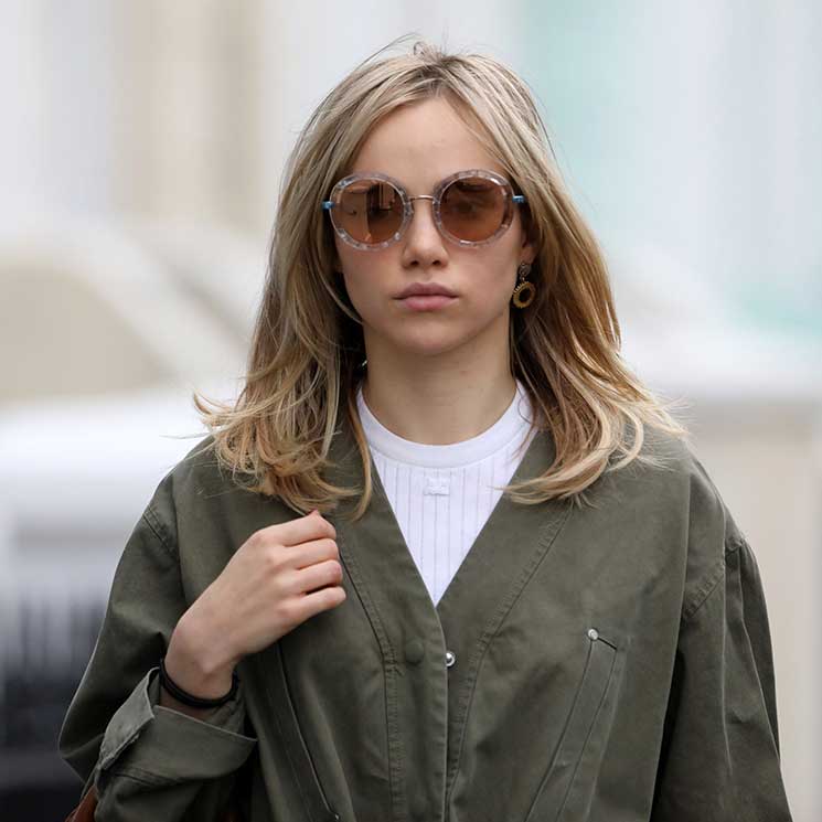 Suki Waterhouse encuentra la fórmula para el 'look' perfecto