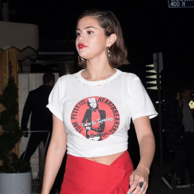 Selena Gomez se enfunda los ‘zapatos favoritos’ de Sara Carbonero