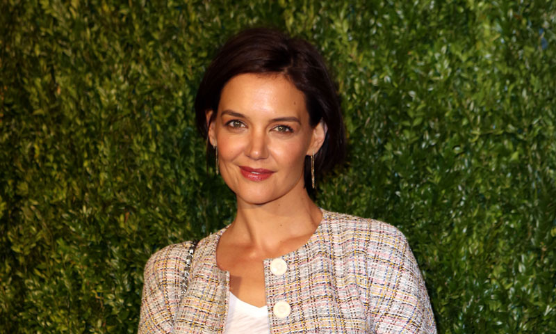 Katie Holmes tiene la fórmula de 'working' todoterreno: Denim + tweed