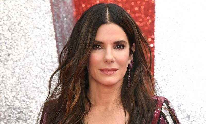 Sandra Bullock brilla con su estilo en el estreno de 'Ocean’s 8' en Londres