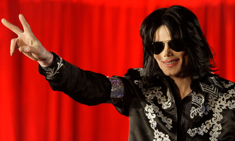 Balmain 'revive' a Michael Jackson en su última colección